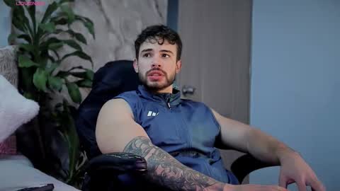 Snapshot of valenthinoking chatting on 23, 10, 2025 valenthinoking online show from 23, 10, 2025