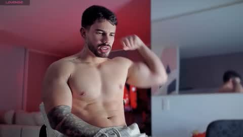 Snapshot of valenthinoking chatting on 16, 12, 2025 valenthinoking online show from 16, 12, 2025