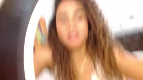 Valen Ferrer online show from 13, 2, 2025