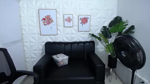 Snapshot of valentina_mature chatting on 8, 2, 2025 Valentina online show from 8, 2, 2025
