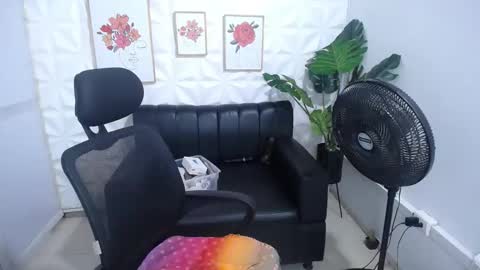 Snapshot of valentina_mature chatting on 10, 2, 2025 Valentina online show from 10, 2, 2025