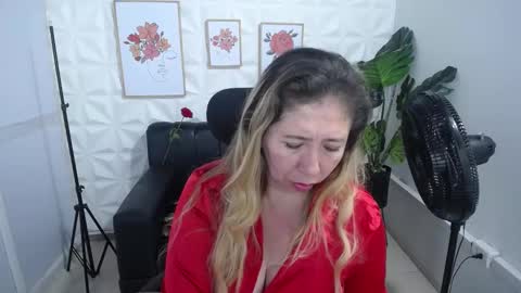 Snapshot of valentina_mature chatting on 15, 2, 2025 Valentina online show from 15, 2, 2025