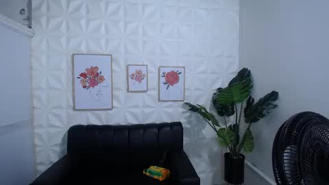Snapshot of valentina_mature chatting on 21, 2, 2025 Valentina online show from 21, 2, 2025