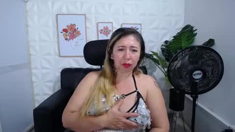 Snapshot of valentina_mature chatting on 27, 2, 2025 Valentina online show from 27, 2, 2025