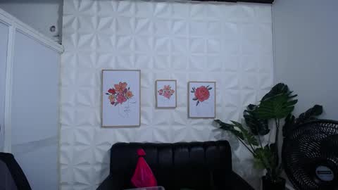 Snapshot of valentina_mature chatting on 1, 3, 2025 Valentina online show from 1, 3, 2025