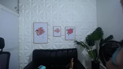 Snapshot of valentina_mature chatting on 5, 3, 2025 Valentina online show from 5, 3, 2025