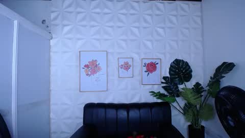 Snapshot of valentina_mature chatting on 23, 9, 2025 Valentina online show from 23, 9, 2025