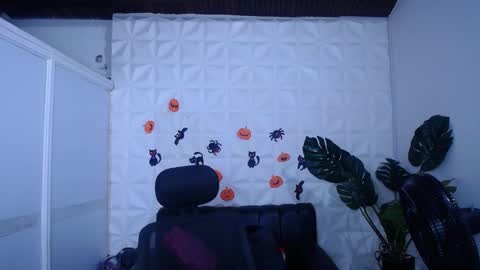 Snapshot of valentina_mature chatting on 4, 10, 2025 Valentina online show from 4, 10, 2025