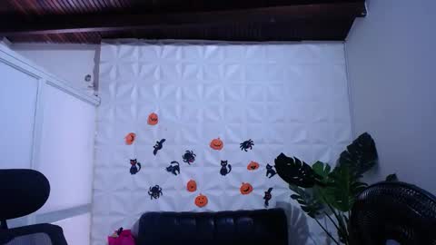 Snapshot of valentina_mature chatting on 7, 10, 2025 Valentina online show from 7, 10, 2025