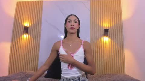 Snapshot of valentinaliux_ chatting on 23, 4, 2026 valentinaliux_ online show from 23, 4, 2026