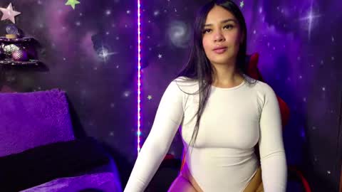 valentinarojass_ online show from 5, 6, 2026