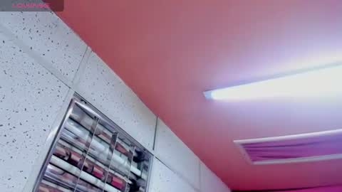 valentinee_xo online show from 8, 7, 2026