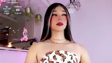 Snapshot of valentinne_marian chatting on 4, 2, 2025 Marian online show from 4, 2, 2025