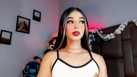 Snapshot of valentinne_marian chatting on 12, 9, 2025 Marian online show from 12, 9, 2025