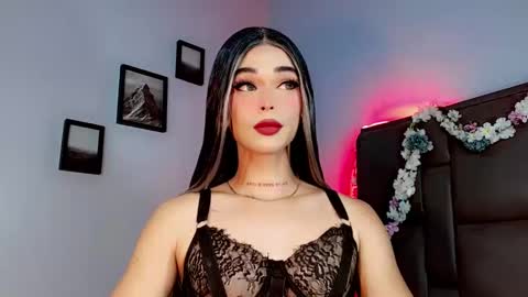 Snapshot of valentinne_marian chatting on 13, 9, 2025 Marian online show from 13, 9, 2025