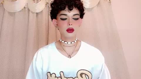 Snapshot of valentinne_marian chatting on 16, 12, 2025 Marian online show from 16, 12, 2025