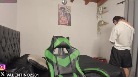 valentino online show from 2, 10, 2025