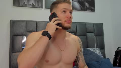 Snapshot of valentino_ferrari28 chatting on 10, 12, 2024 Valentino Ferrari online show from 10, 12, 2024