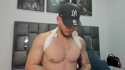 Snapshot of valentino_ferrari28 chatting on 19, 12, 2024 Valentino Ferrari online show from 19, 12, 2024