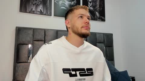 Snapshot of valentino_ferrari28 chatting on 28, 12, 2024 Valentino Ferrari online show from 28, 12, 2024