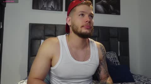 Snapshot of valentino_ferrari28 chatting on 8, 1, 2025 Valentino Ferrari online show from 8, 1, 2025