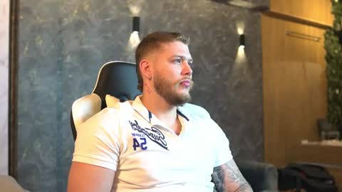 Snapshot of valentino_ferrari28 chatting on 23, 9, 2025 Valentino Ferrari online show from 23, 9, 2025