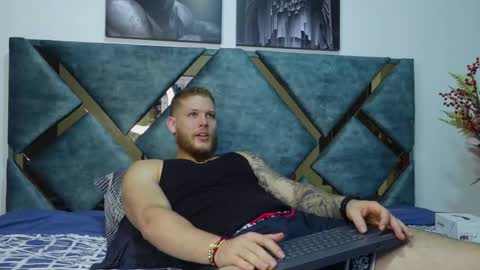 Snapshot of valentino_ferrari28 chatting on 23, 10, 2025 Valentino Ferrari online show from 23, 10, 2025