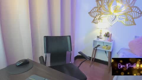 Snapshot of valeperez24 chatting on 31, 10, 2025 Valery And Daniel online show from 31, 10, 2025