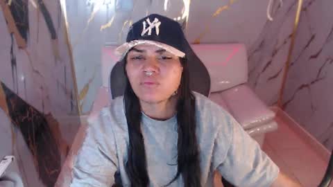 Snapshot of valeri_harpers4 chatting on 11, 11, 2025 valeri_harpers4 online show from 11, 11, 2025