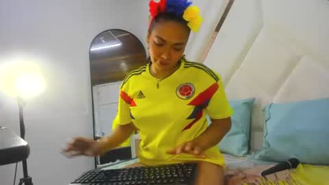 Snapshot of valeria_gil_ chatting on 27, 6, 2026 valeria_gil_ online show from 27, 6, 2026
