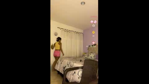 Snapshot of valeriah_7 chatting on 24, 10, 2025 valeria online show from 24, 10, 2025