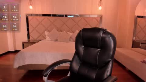 Snapshot of valeriaroldanx chatting on 2, 12, 2025 Valeria online show from 2, 12, 2025