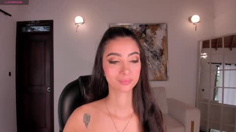 Snapshot of valeriavelvet chatting on 4, 2, 2025 Vale online show from 4, 2, 2025