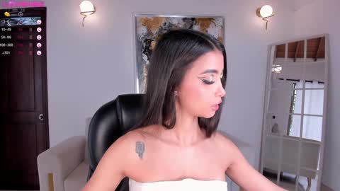 Snapshot of valeriavelvet chatting on 7, 2, 2025 Vale online show from 7, 2, 2025