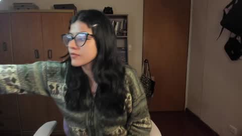 Snapshot of valerie__sky chatting on 14, 1, 2025 Val online show from 14, 1, 2025