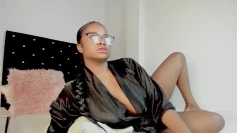 Snapshot of valeriebl chatting on 23, 4, 2026 Valerie Blake online show from 23, 4, 2026