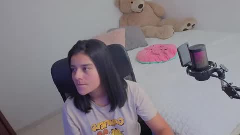 valerihouse_ online show from 12, 6, 2026