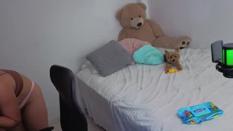 valerihouse_ online show from 8, 8, 2026