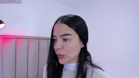 Snapshot of valery__nova chatting on 4, 11, 2025 Cris online show from 4, 11, 2025