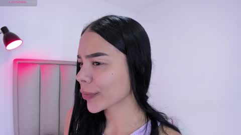 Snapshot of valery__nova chatting on 5, 11, 2025 Cris online show from 5, 11, 2025