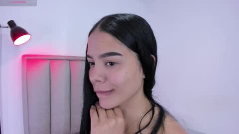 Snapshot of valery__nova chatting on 8, 11, 2025 Cris online show from 8, 11, 2025