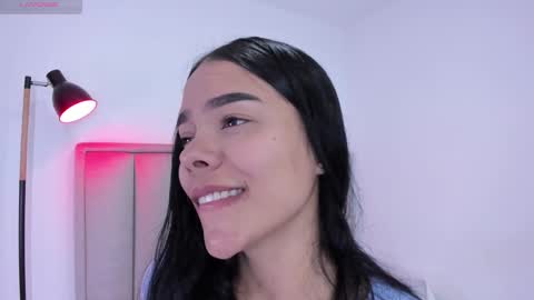 Snapshot of valery__nova chatting on 11, 11, 2025 Cris online show from 11, 11, 2025