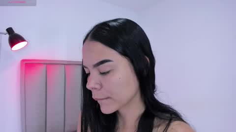 Snapshot of valery__nova chatting on 25, 11, 2025 Cris online show from 25, 11, 2025