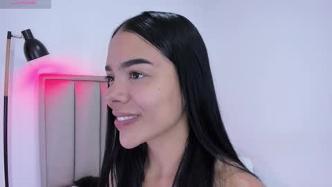 Snapshot of valery__nova chatting on 28, 11, 2025 Cris online show from 28, 11, 2025