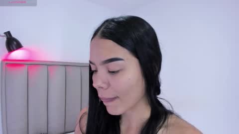 Snapshot of valery__nova chatting on 4, 12, 2025 Cris online show from 4, 12, 2025