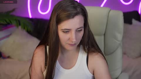 V A L E R Y  M U R online show from 7, 10, 2025