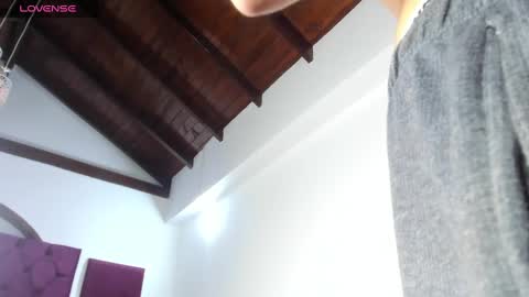 Valery Stonne  online show from 9, 9, 2025