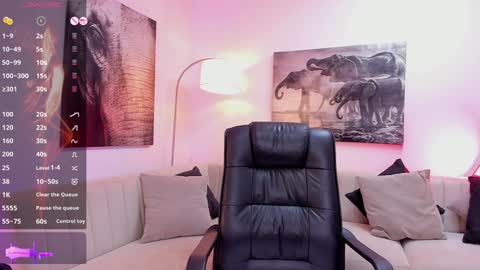 Snapshot of valerywalker7 chatting on 4, 2, 2025 Valery Walker online show from 4, 2, 2025