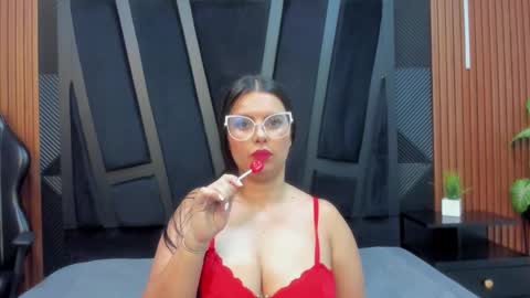 Snapshot of valka_ross chatting on 28, 10, 2025 VALKA ROSS online show from 28, 10, 2025