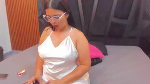 Snapshot of valka_ross chatting on 15, 12, 2025 VALKA ROSS online show from 15, 12, 2025